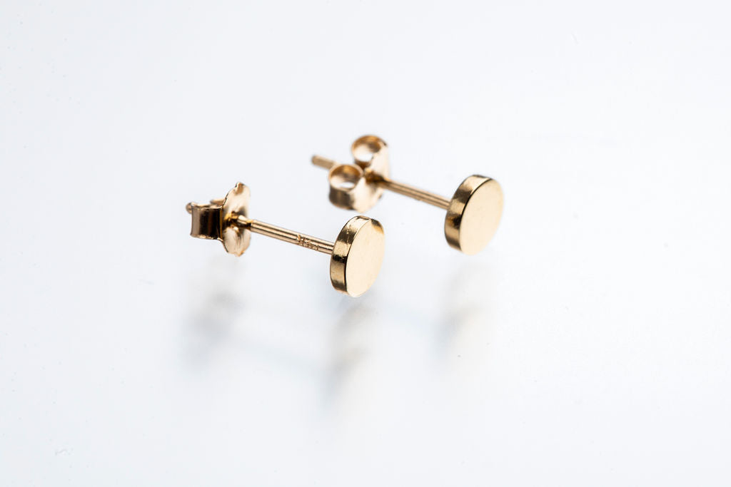 14k gold stud earrings