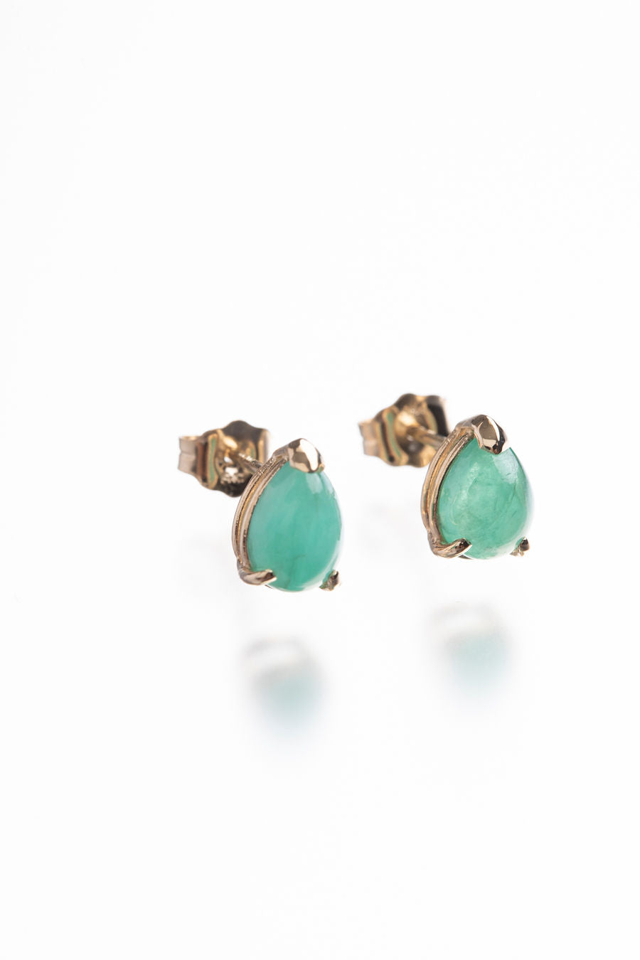 14k Gold Earrings with teardrop emerald